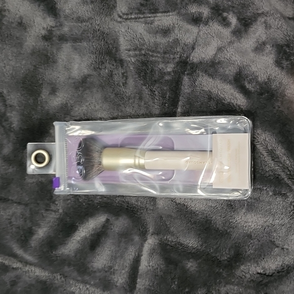 Glamsquad Multipurpose Brush - Picture 5 of 5